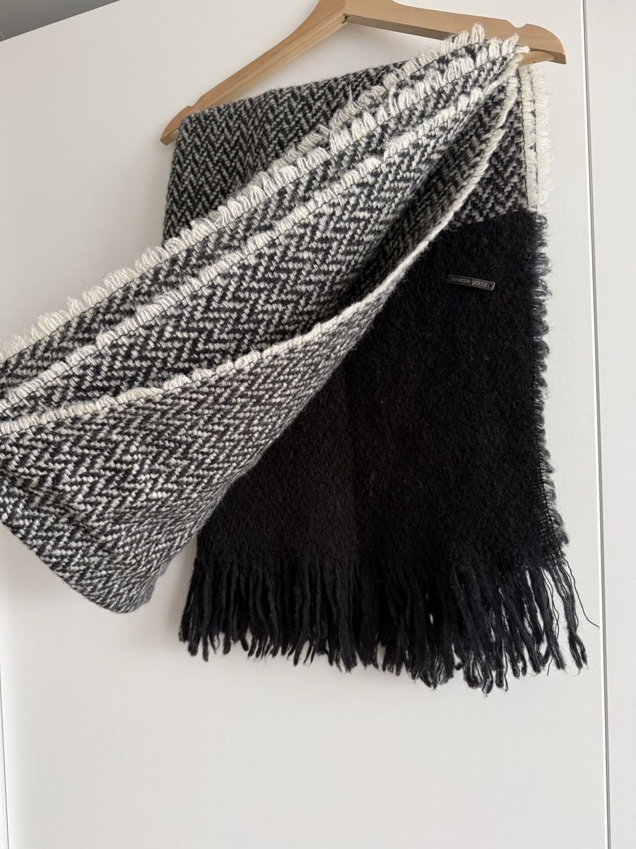 Annette Görtz Foulard & Sciarpe: Annette Görtz Schal – Usato da Buchs AG venduto da MiWeFe17