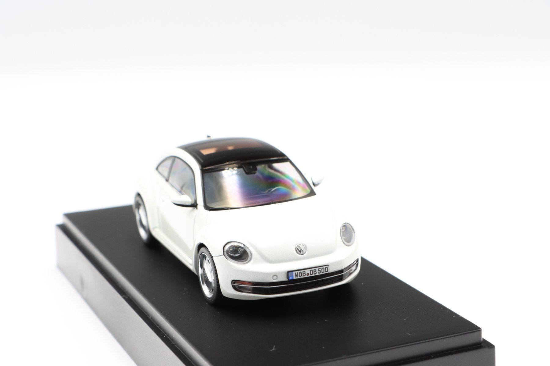 Volkswagen Modellini d'auto: VW New Beetle 2012 1:43 Schuco – Nuovo e nell'imballaggio originale da Bühl b.Aarberg venduto da modelldiecast 9