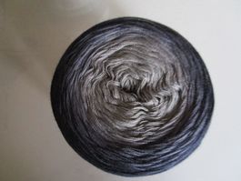 Strickgarn,  52% BW, 48% Acryl,  Bobble 200 g (Nr.9)