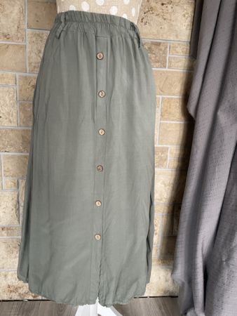 Sommerrock Khaki mit Knöpfen, Grösse S/36, Top Zustand!