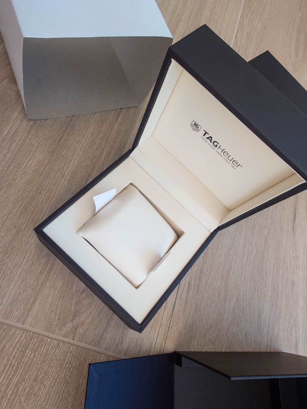 Tag Heuer Scatole porta orologi: Tag Heuer box – Nuovo (secondo la descrizione) da Epalinges venduto da bracelet123 5