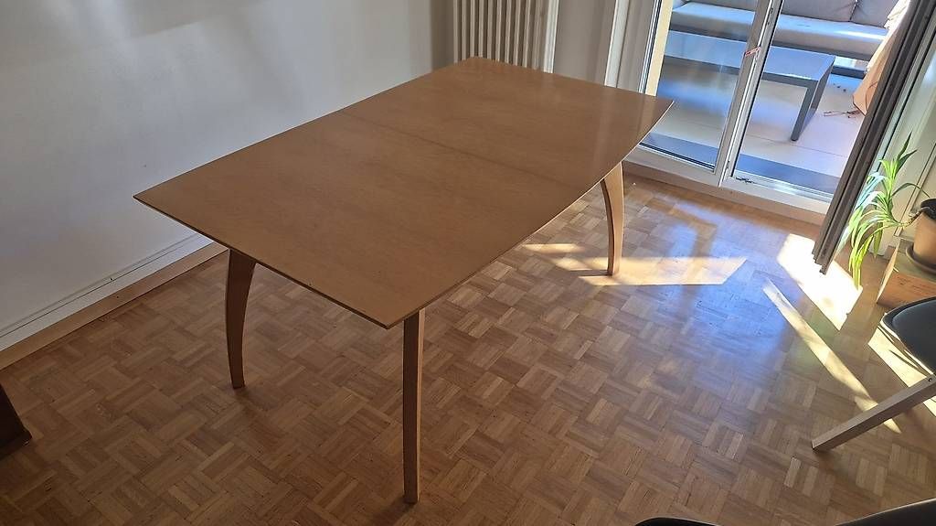 Tavoli: Table à manger en bois – Usato da Neuchâtel venduto da dme_s8x7