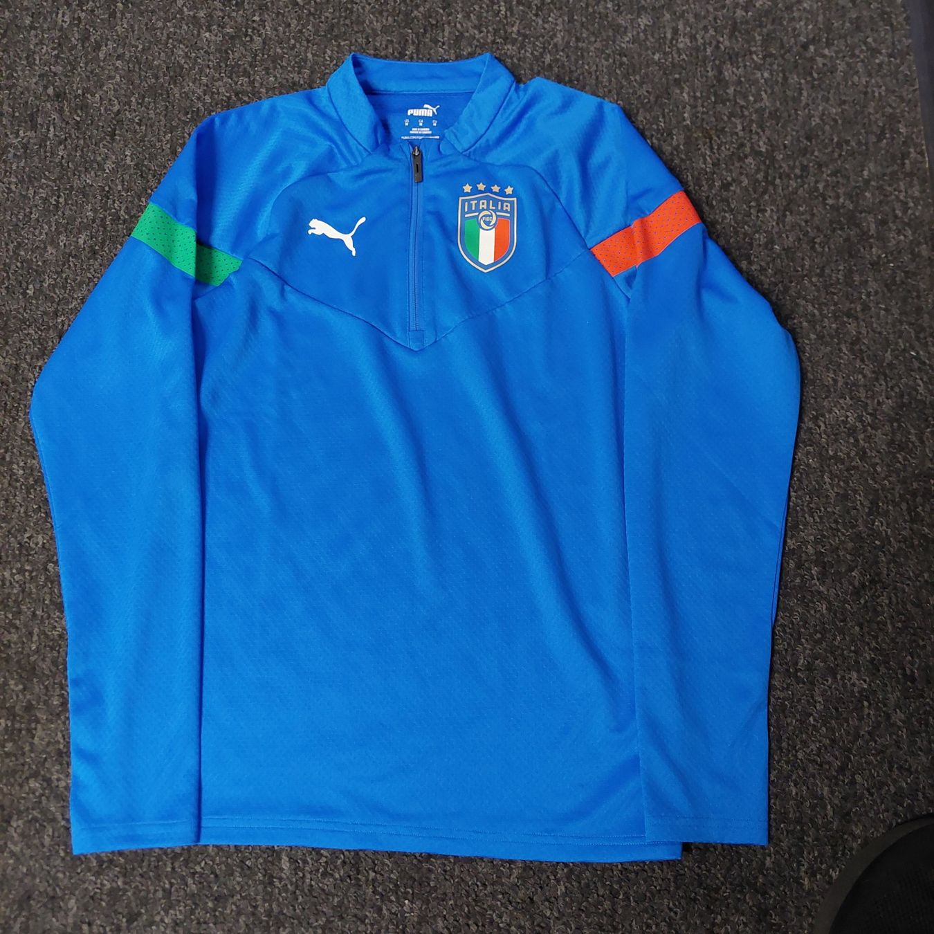Puma Leibchen & Hosen: ITALIEN TRAINING TOP HALF ZIP - GRÖSSE M – Gebraucht aus Spiegel b. Bern von Natix