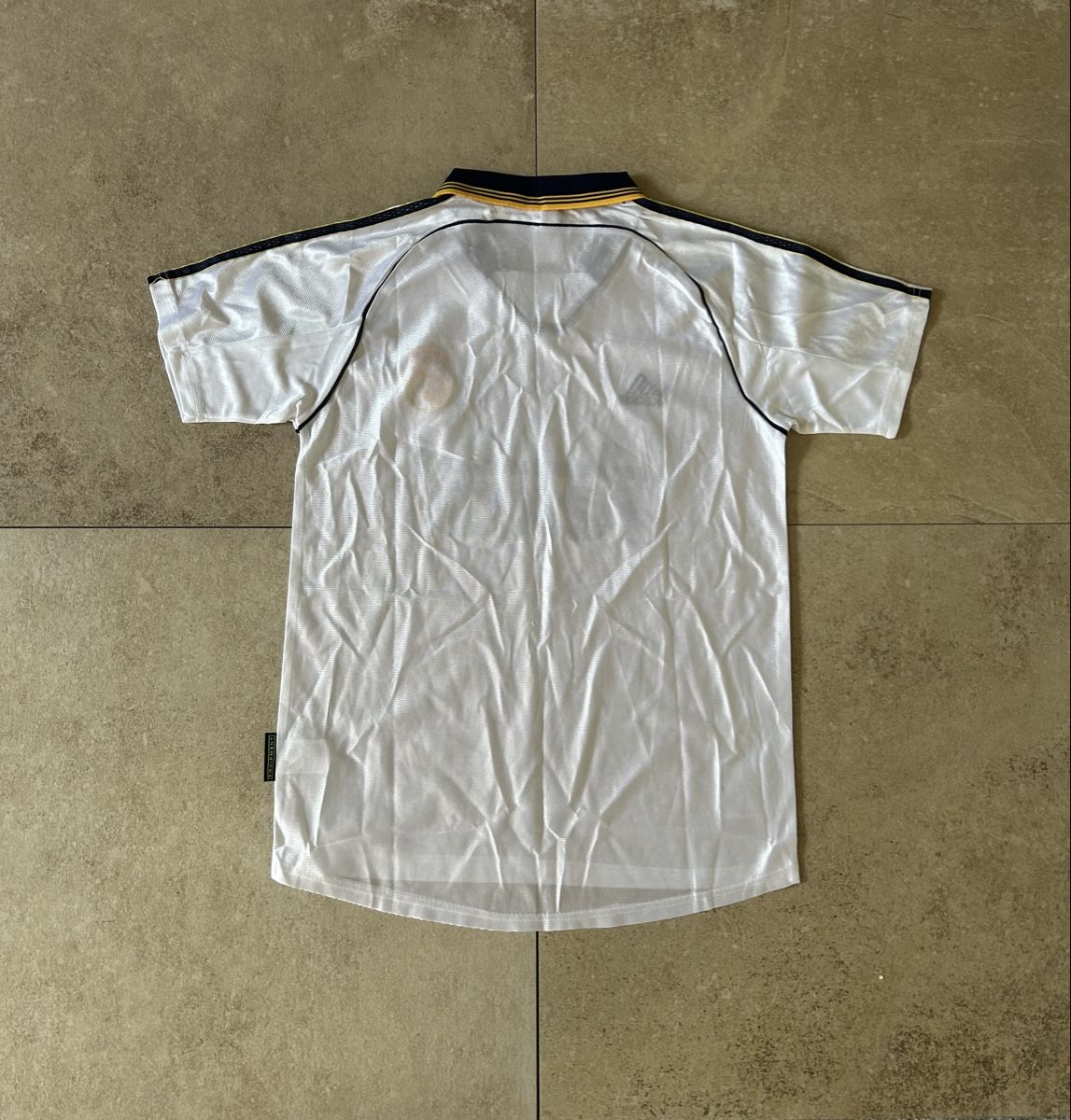 Real Madrid Canottiere & Pantaloni: Real Madrid Retro Trikot – Usato da Lengnau BE venduto da gur_jc7m 1