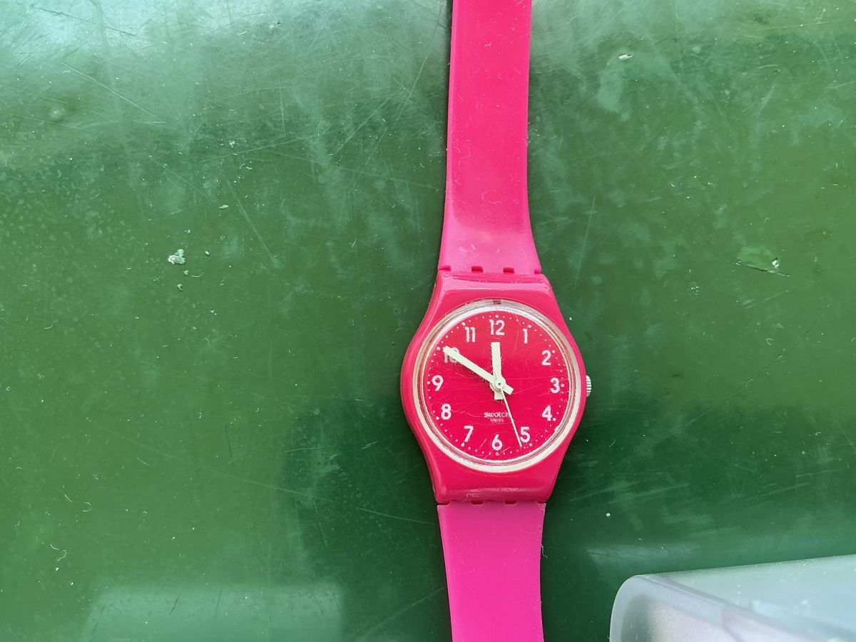 Swatch Armbänder & -reifen: Rosa Swatch mit langem Band – Gebraucht aus Zürich von Ikksi 2