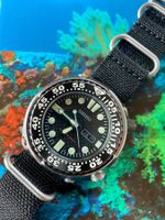 Seiko Prospex Diver 200 Meter im Schutzgehäuse (Shroud)