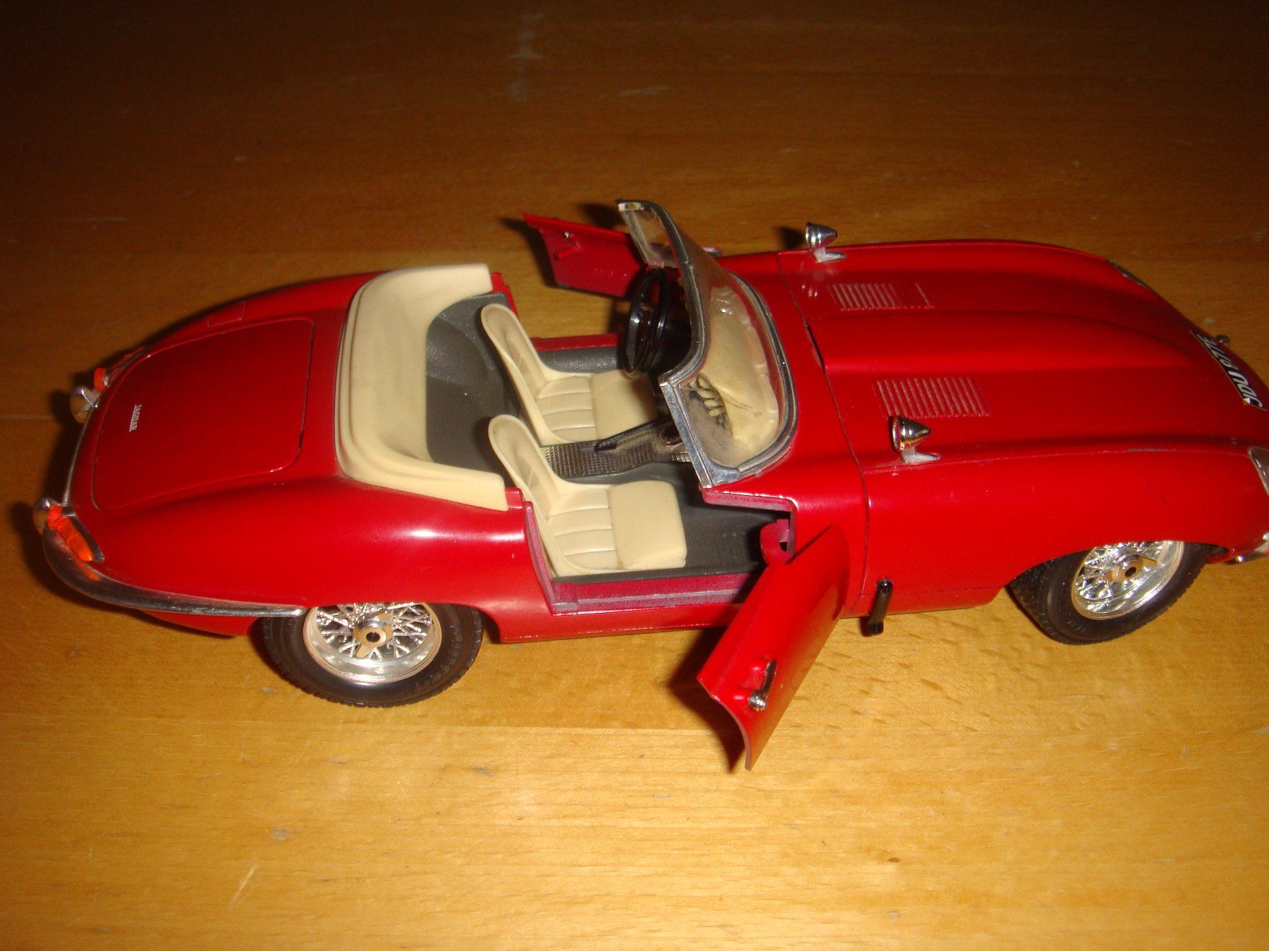 Bburago Modellini d'auto: Jaguar E Bburago – Nuovo (secondo la descrizione) da Reinach BL venduto da Maryichbins 3