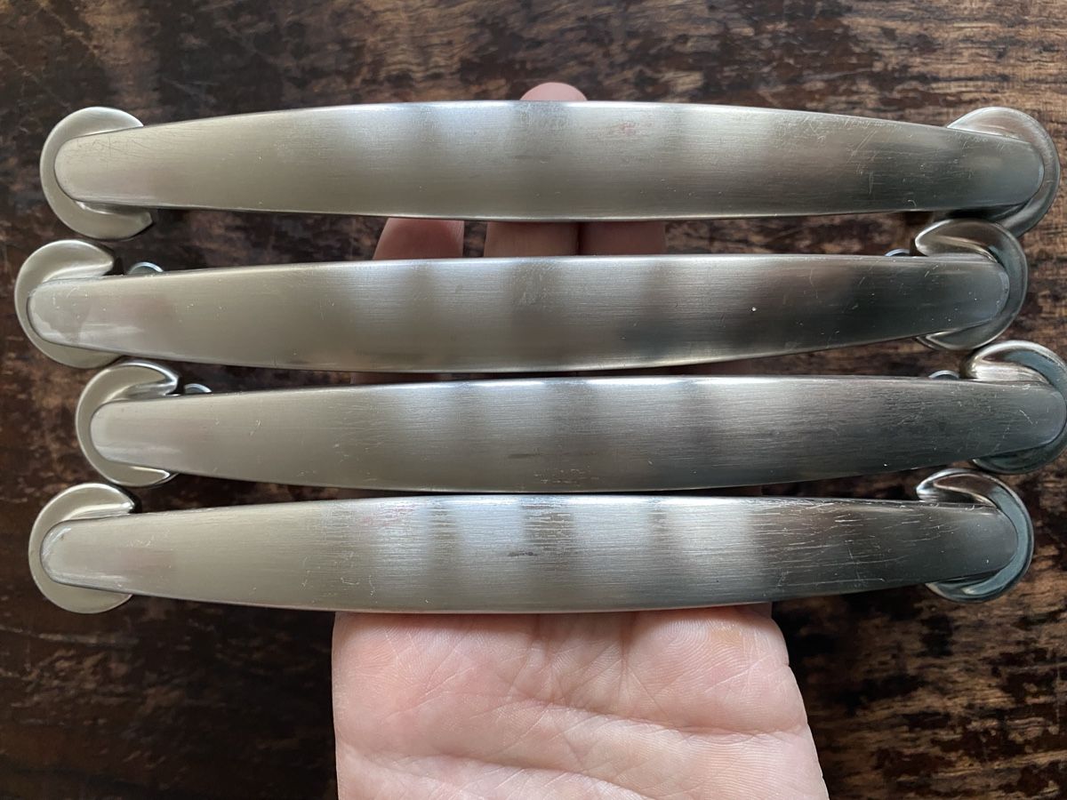 Eisenwaren: 4er Set: Elegante Moebelgriffe aus Metall ca. 18 cm lang – Gebraucht aus Zürich von ann_9fv5 2