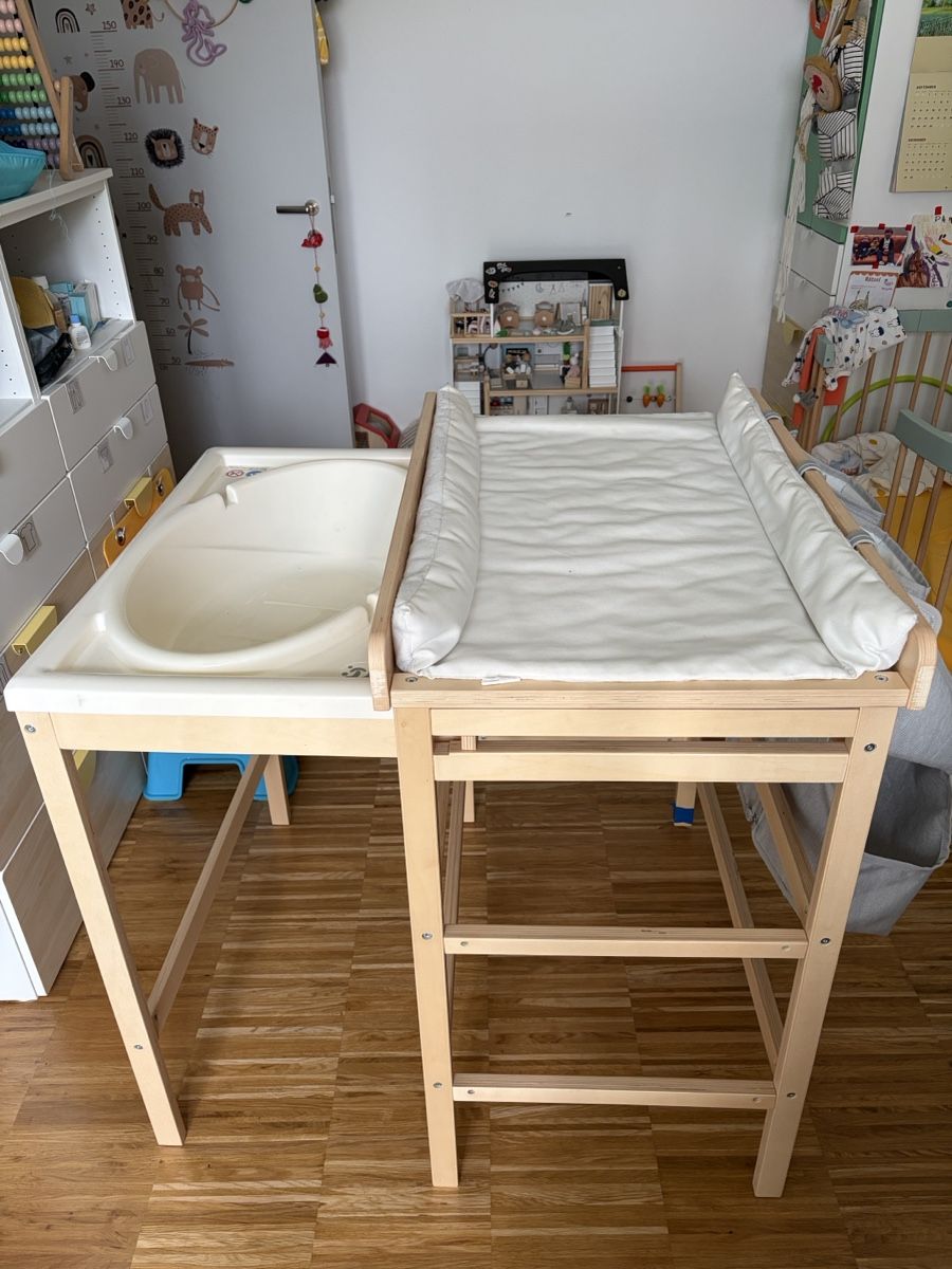 Tables à langer & accessoires: Changing table with built-in bath – D'occasion à Zürich par Valvolina13