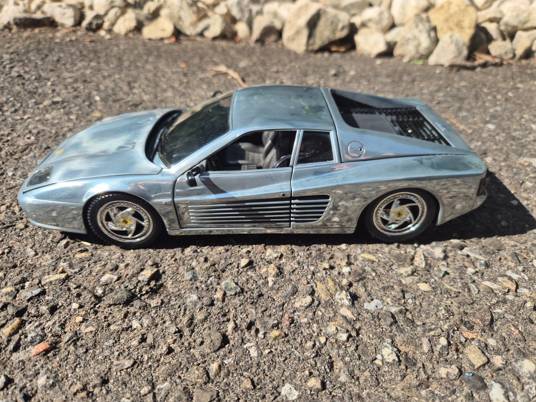 Ferrari Modellini d'auto: Ferrari 512Testarossa Chrom von Hot Wheels 1:18 – Usato da Oberbuchsiten venduto da laffite54 3