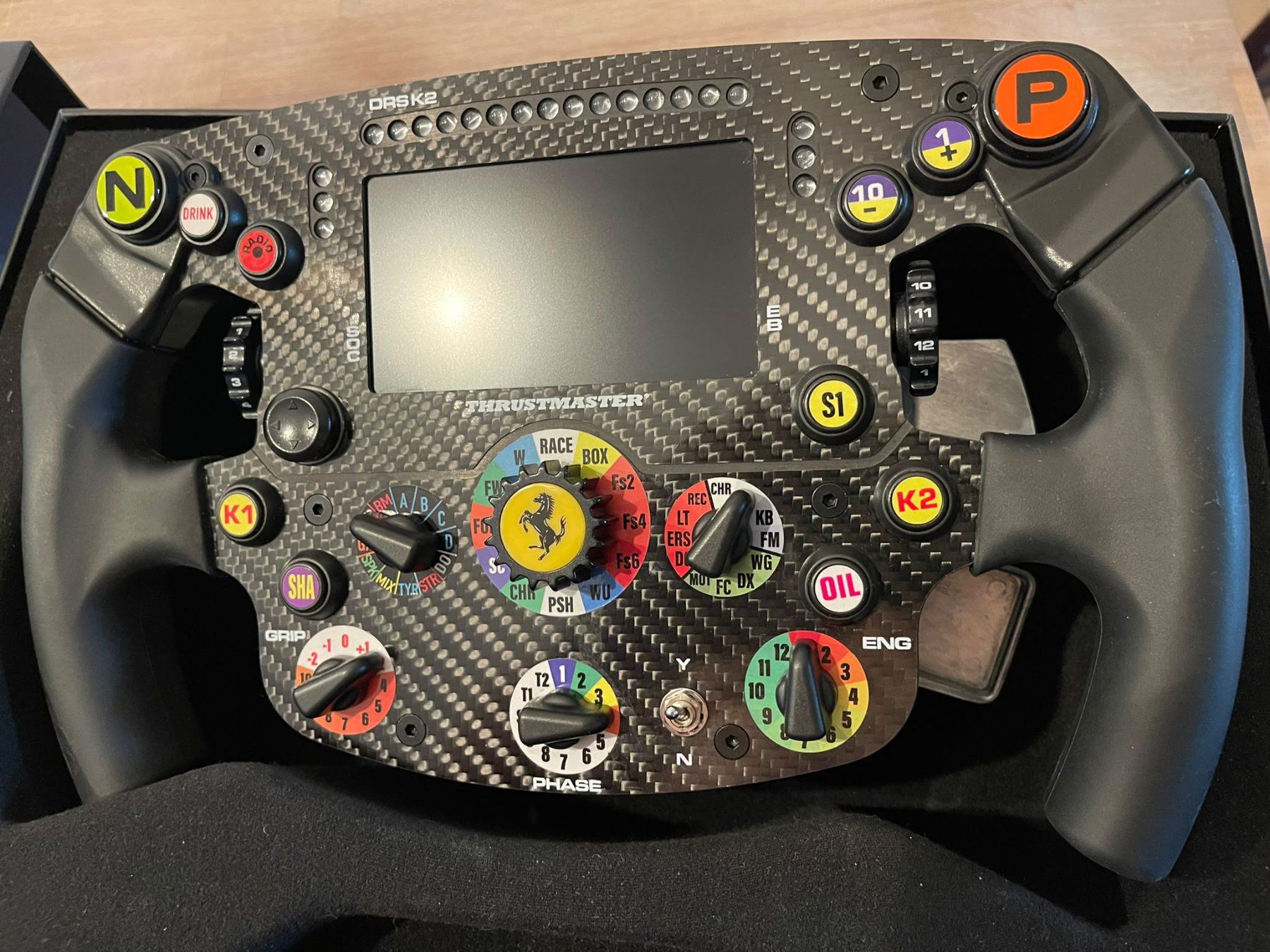 Thrustmaster Manettes: Thrustmaster Ferrari SF1000 Formula Edition – D'occasion à Steinhausen par fibritex