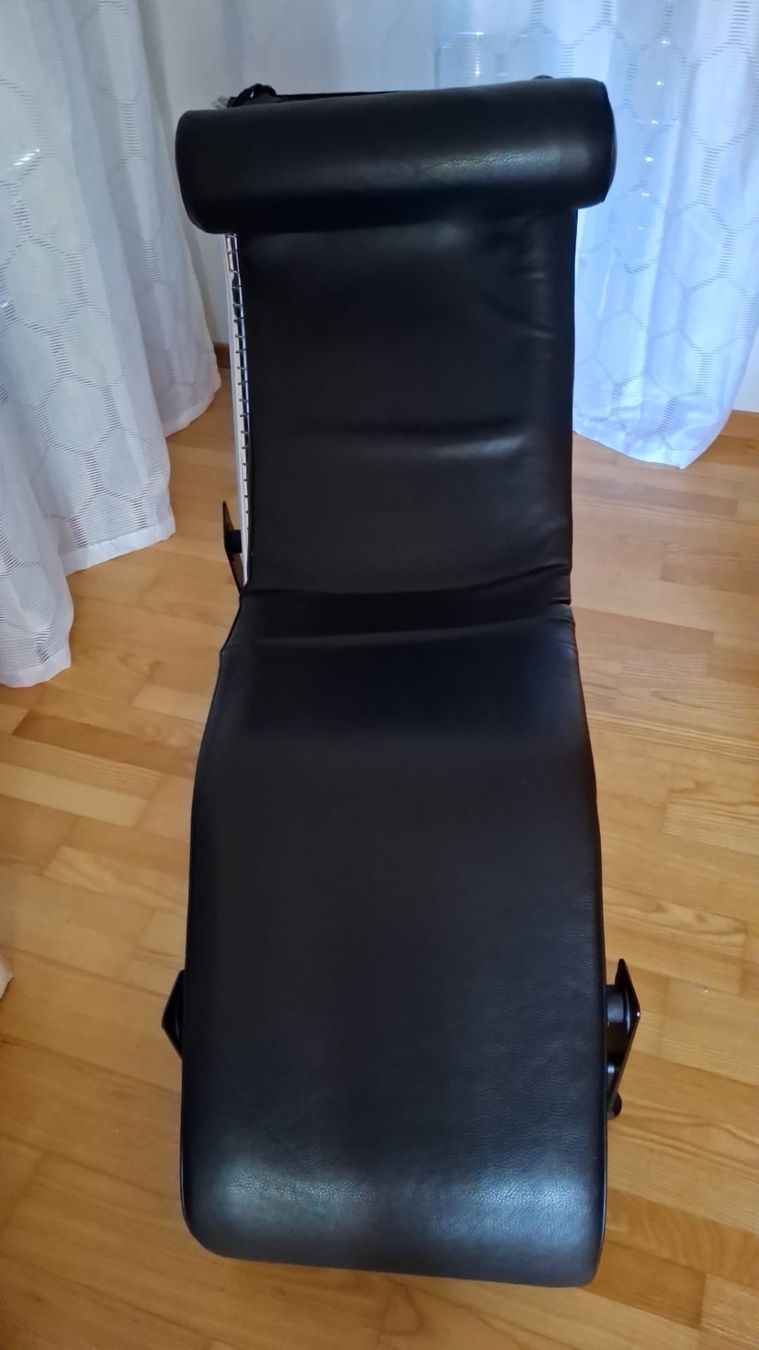 Le Corbusier Chaises longues: Le Corbusier Liegestuhl schwarz – D'occasion à Illnau par rbr_qzz8 1