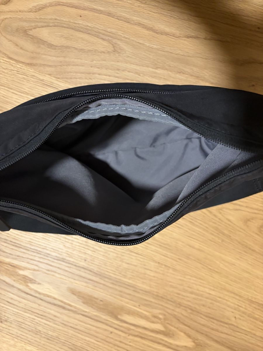 Kapten & Son Borse da donna: Umhängetasche Kapten & Son schwarz – Usato da Davos Dorf venduto da Anna3313 2