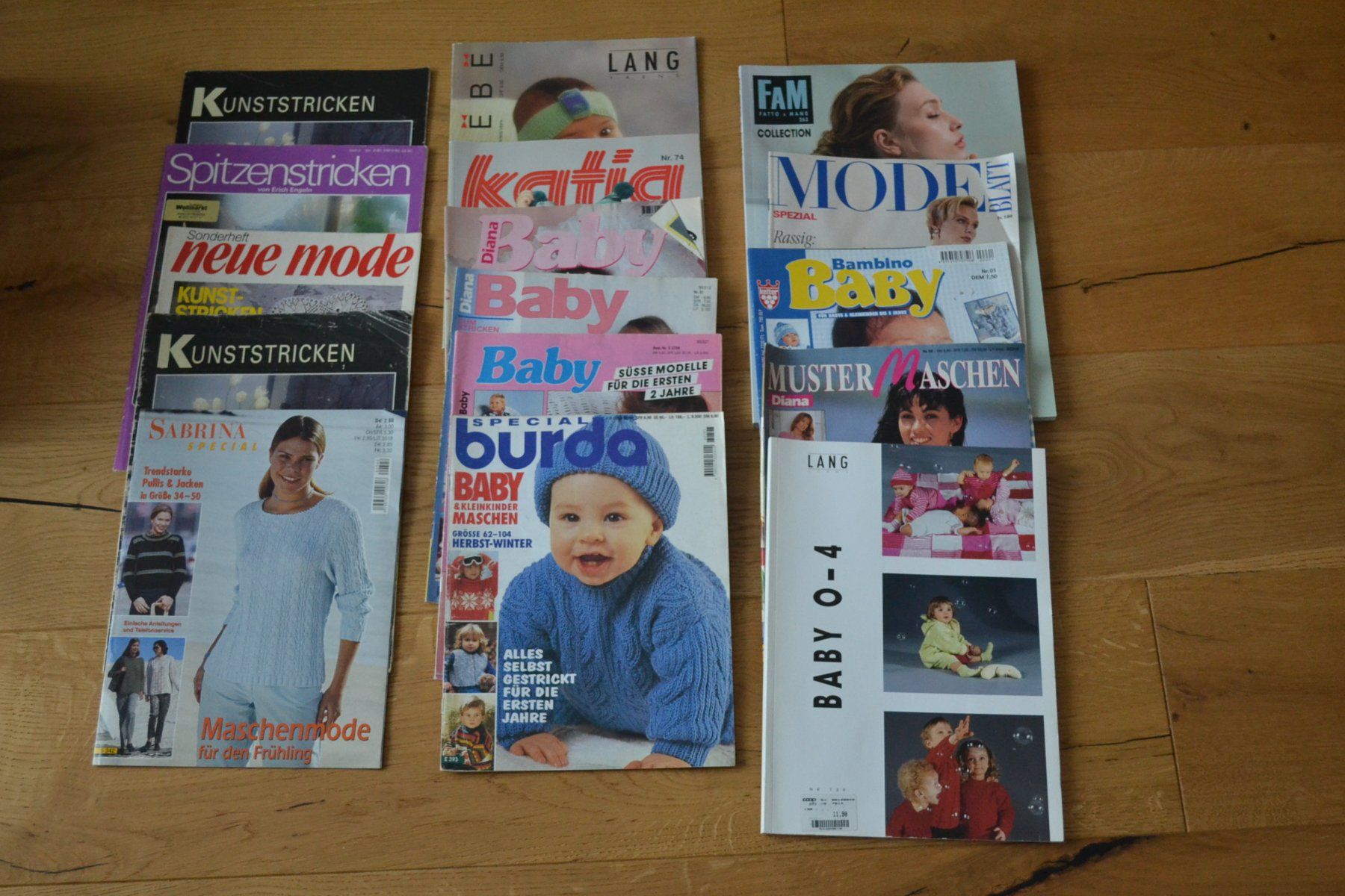 Riviste & Magazine: Verschiedene Strickhefte – Usato da Kölliken venduto da Knorrli58