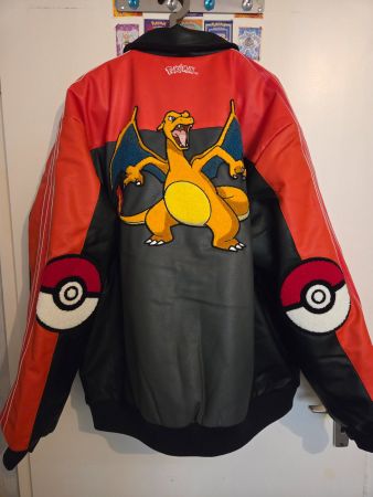 ADIDAS POKÉMON JACKET CHARIZARD