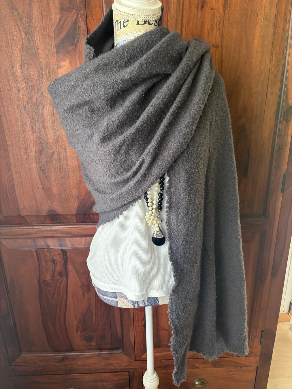 Faliero Sarti Foulard & Sciarpe: FALIERO SARTI Schal grau – Usato da Merishausen venduto da yourdream 1