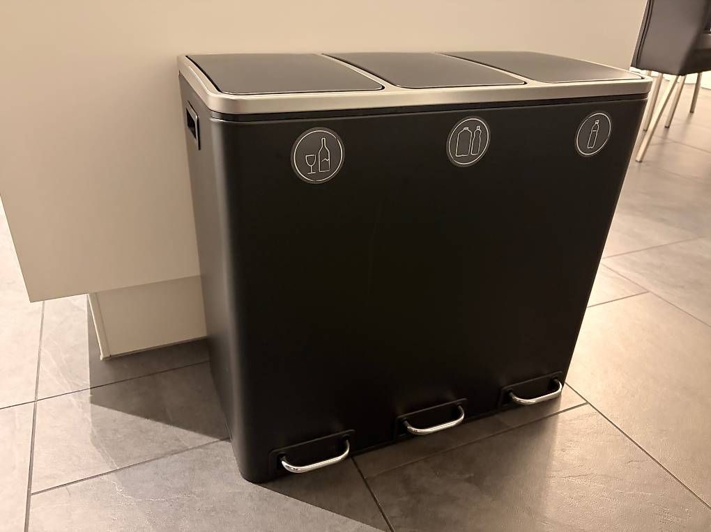 Cestini per rifiuti: Mülltrennsystem 18L – Usato da Kleindöttingen venduto da Sabey