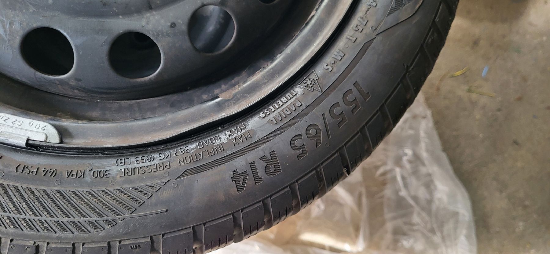 Pneumatici & Ruote complete: 155.65.14 pneus d'hiver  – Usato da Denges venduto da inox--2 1