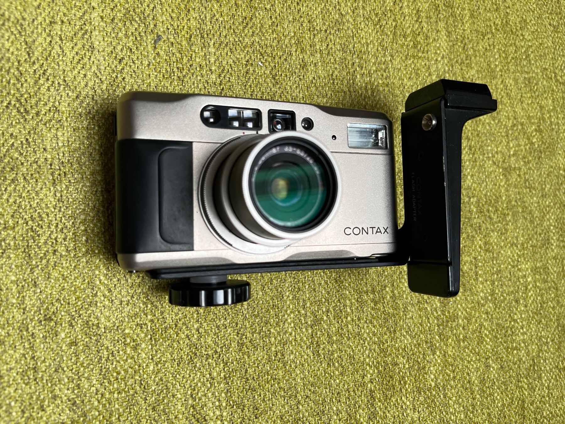 Contax Fotocamera: CONTAX - TVS  in Box inkl. UV-Filter und Flash-Adapter – Usato da Escholzmatt venduto da Grafix 6