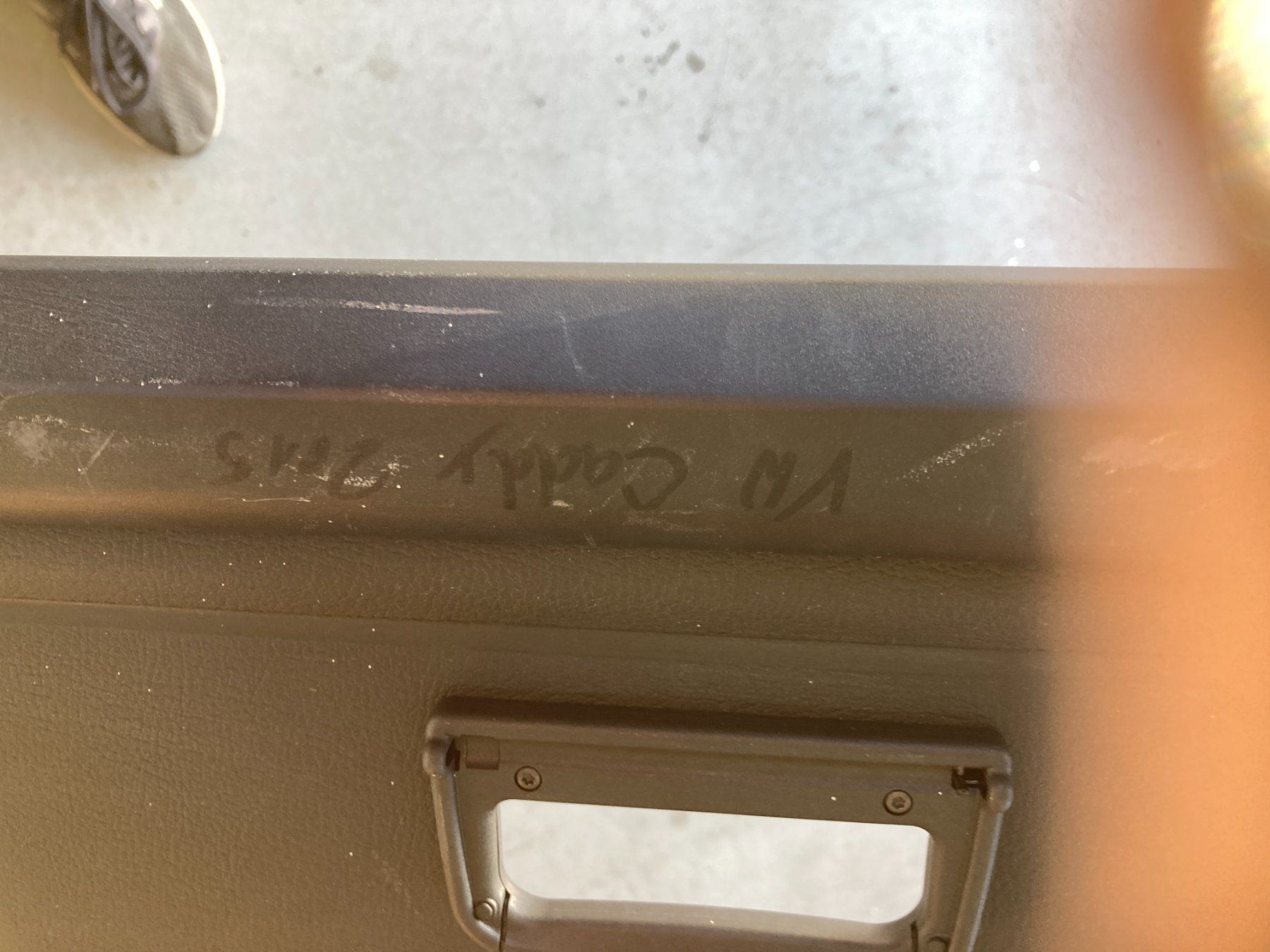 Volkswagen Alle Autoersatzteile: VW Caddy 2K Laderaumabdeckung Rollo Heckablage 2K5867871B – Gebraucht aus Cham von WB2223 4