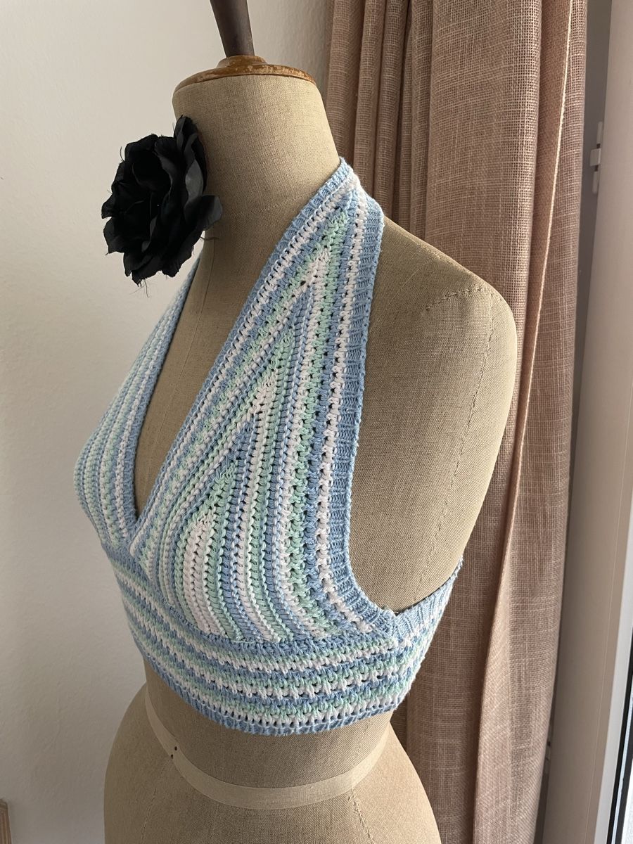 Top: Neckholder Top neuwertig – Nuovo (secondo la descrizione) da Ebmatingen venduto da Reva-Sue 1