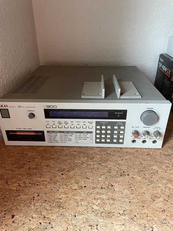 AKAI S900 12Bit Vintage Sampler (Defekt) in Bolligen für CHF 195 – nur ...