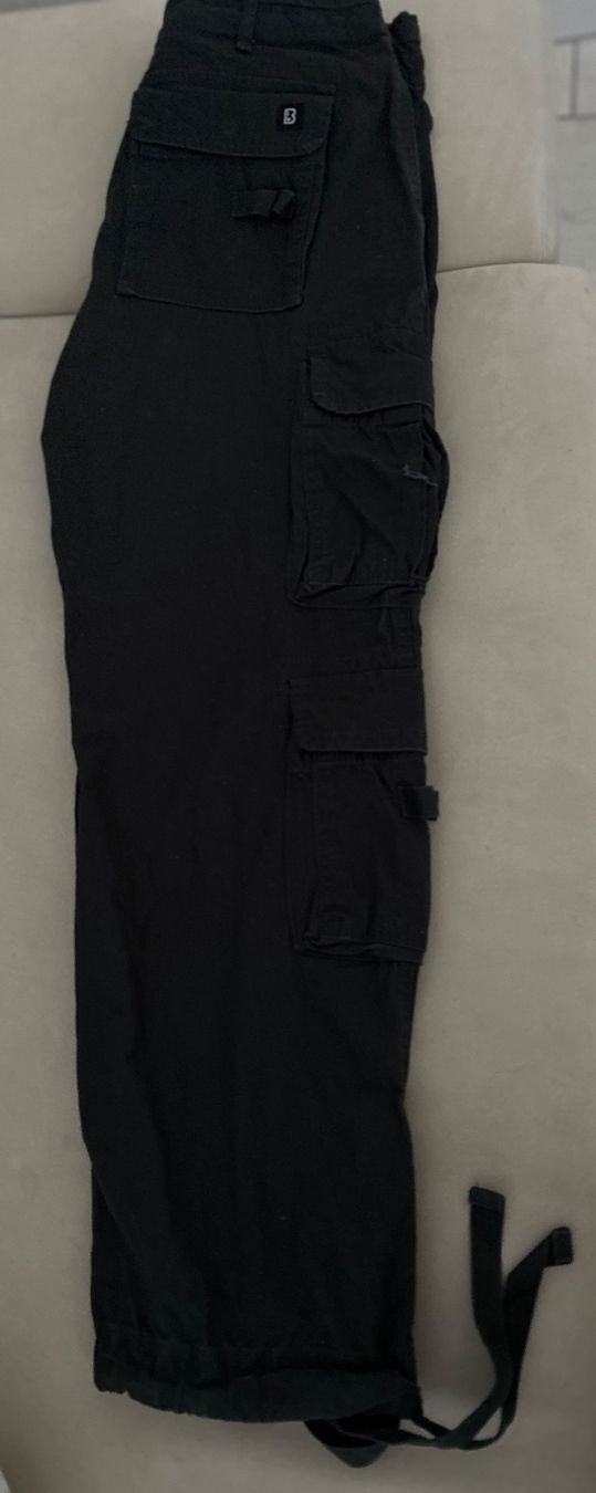 Pantaloni: Schwarze Brandit Cargohose – Usato da Freienbach venduto da mar_rvc6 1