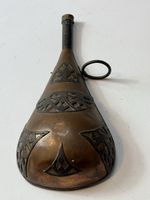 Antikes Pulverhorn, Messing, verziert, 25 cm