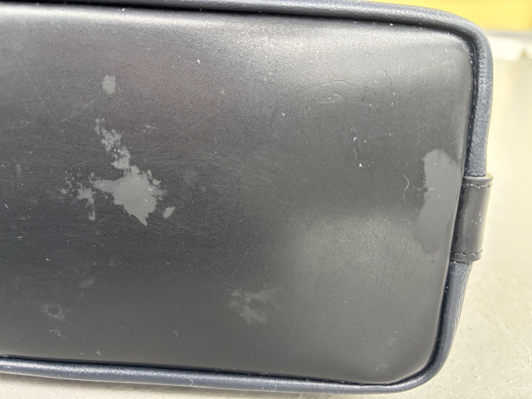 Porsche Custodie per cosmetici: Porsche Design Leather Toiletry Bag, Navy, VG Condition – Usato da Zollikon venduto da Ostendo 9
