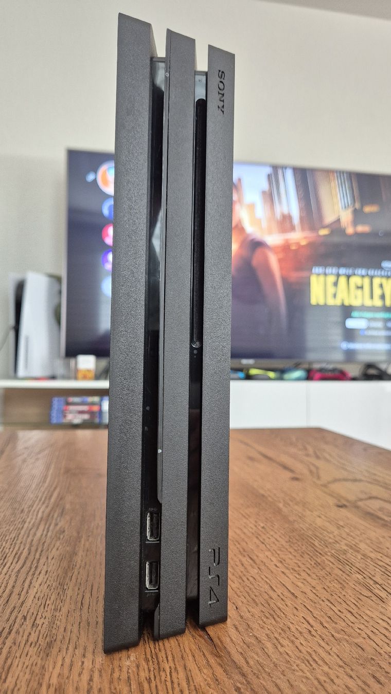 Sony Console: Sony PlayStation 4 Pro – Usato da Au SG venduto da KonsoleWerk 4