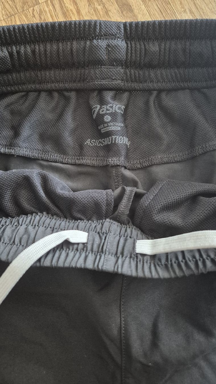 Asics Pantaloni: asics Laufshorts – Usato da Regensdorf venduto da fjuzl 2