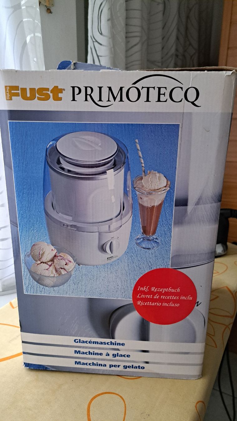 Primotecq Küchengeräte: Glacemaschine Primotecq – Gebraucht aus Brunnen von Yjoe