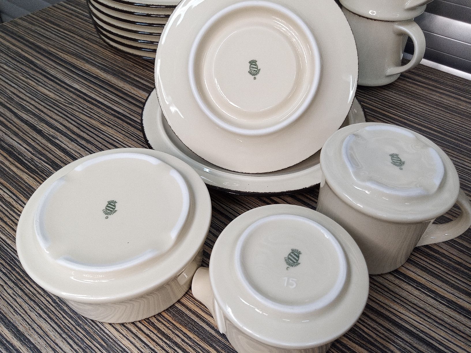 Geschirrsets: Langenthal Kaffee Tee Service für 8 Pers. – Gebraucht aus Reiden von Zofi-Brocki 3