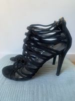Stuart Weitzman schwarze High Heels aus Wildleder Gr. 38