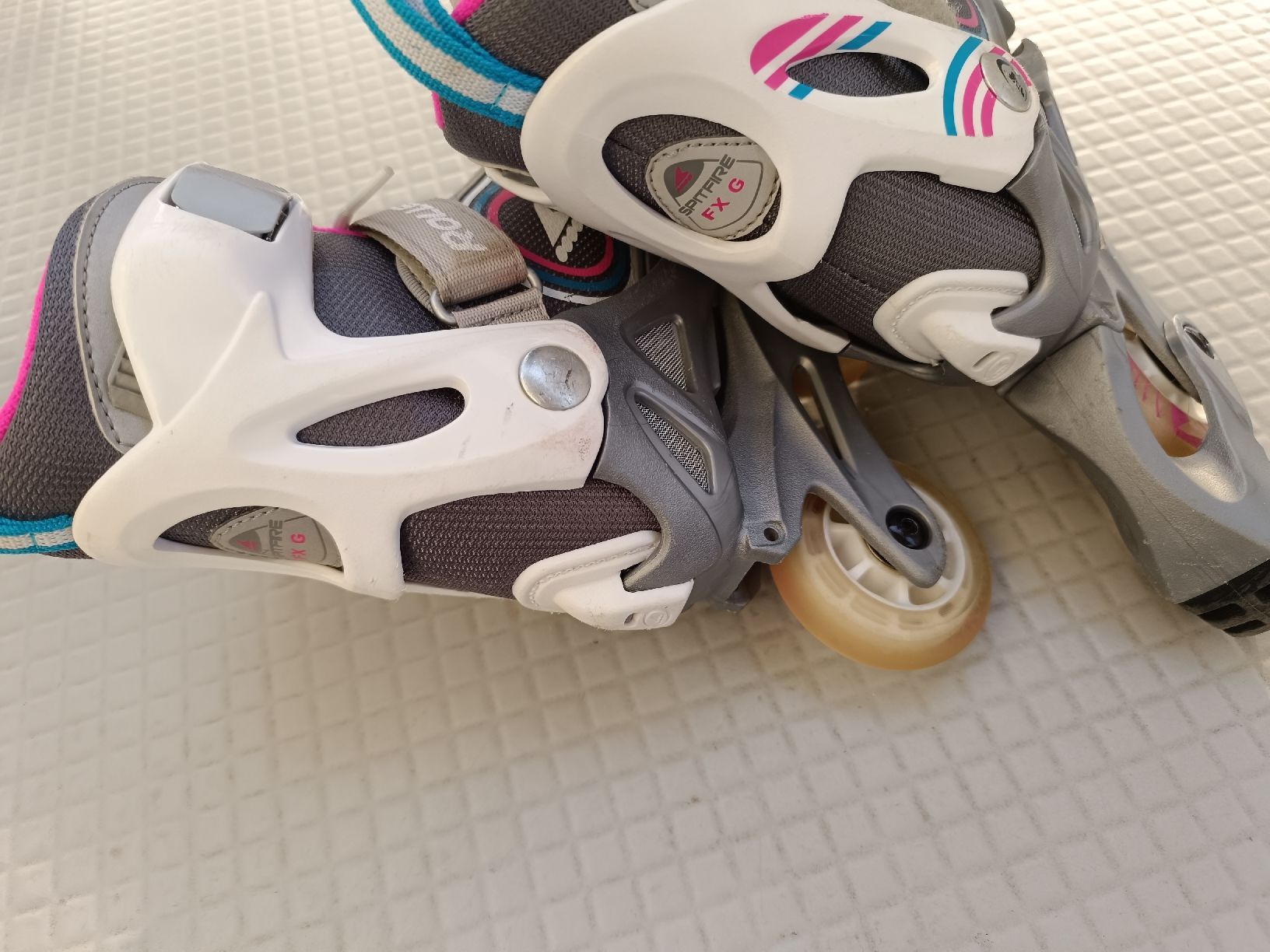 Pattini in linea & Pattini a rotelle: Rollerblade 28-32 – Usato da Arbon venduto da shantiii 2
