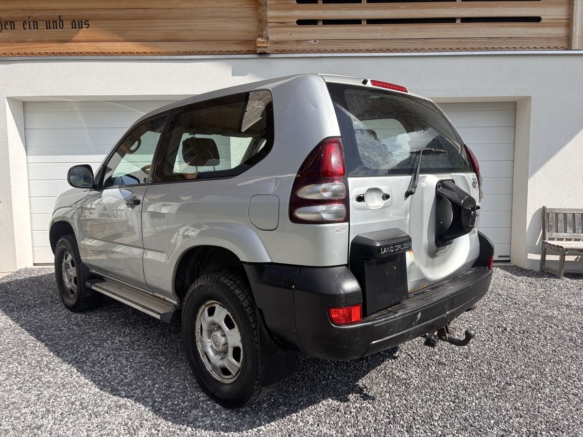 Toyota Autos: Toyota Land Cruiser – D'occasion à Adelboden par tsch_00 2