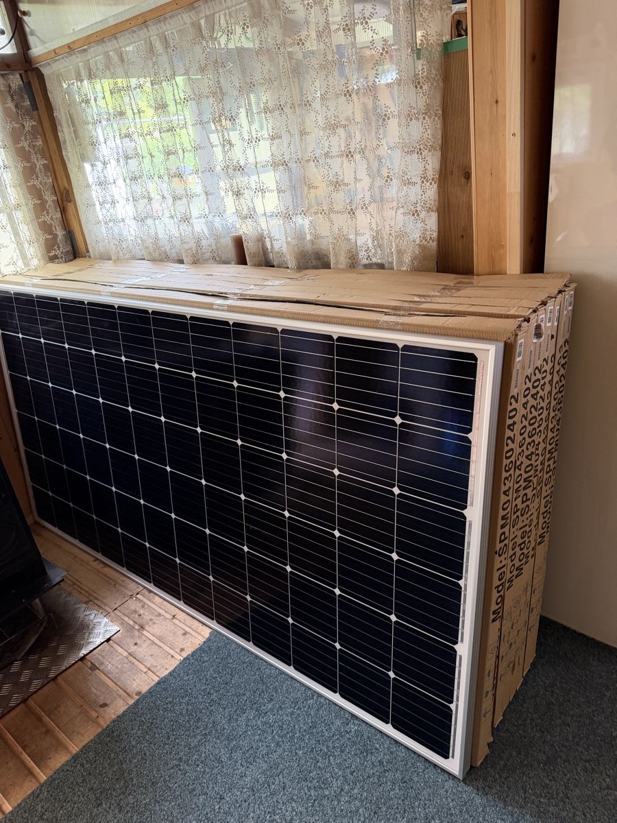Dispositivi a energia solare: 9 Stück Solarpanel Solarmodul 360W – Nuovo e nell'imballaggio originale da Aarau venduto da Gartensolar
