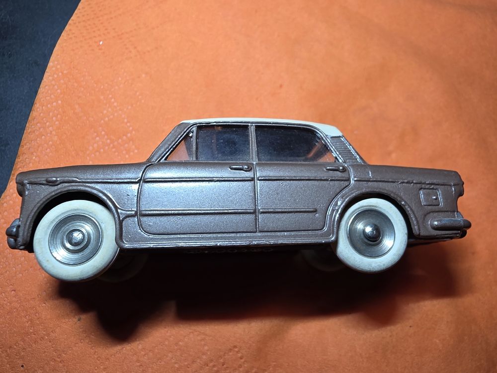 DINKY TOYS FIAT 1200 GRANDE VUE
