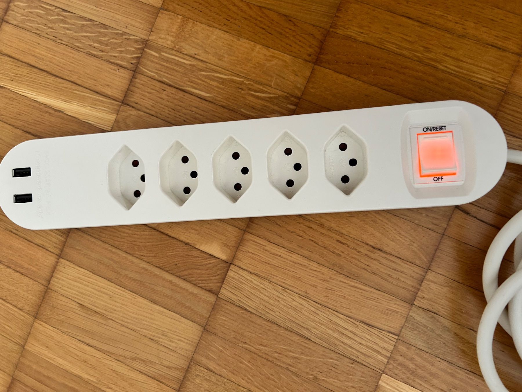 Ikea Fiches d'alim.: Steckdosenleiste IKEA 5fach mit USB weiss – D'occasion à Bern par ipds 2