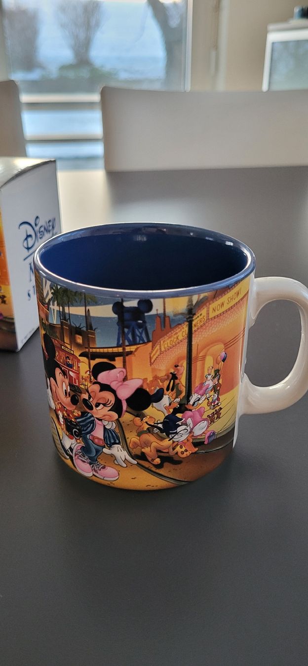 Disney Tazze: Disney MGM Studios Tasse, Sammlertasse – Nuovo (secondo la descrizione) da Merenschwand venduto da Boonie 1