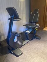 Vélo d'appartement TechnoGym Recline Forma R700 bon état