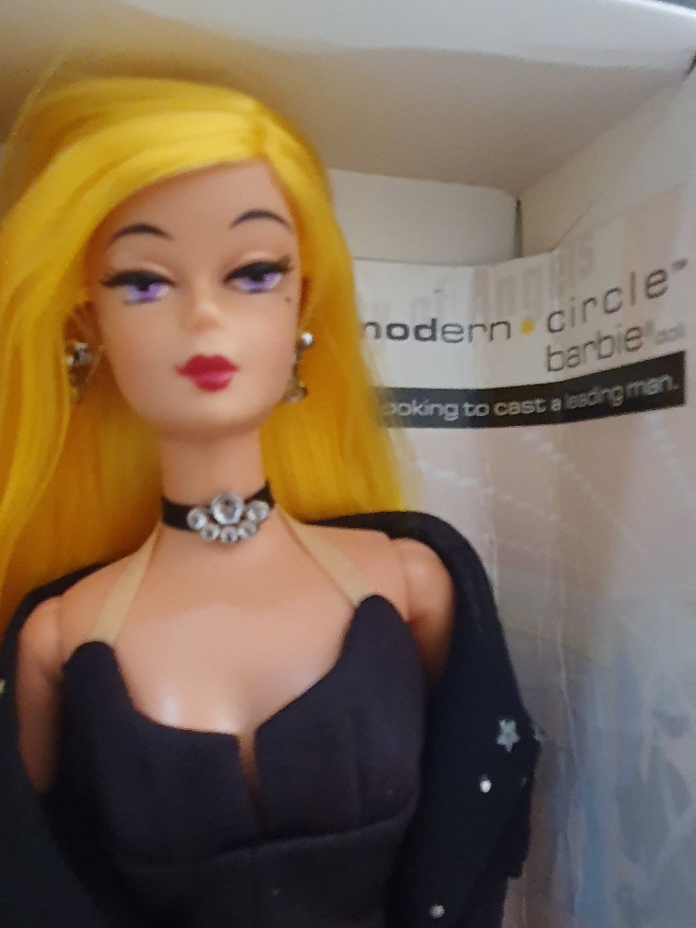 Poupées: 1. Modern Circle Barbie, 2003 – D'occasion à Zürich par summersand 1