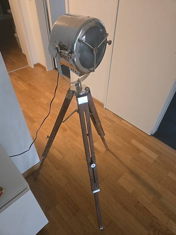 Lampade: Stehlampe – Usato da Herzogenbuchsee venduto da Dafisa 2