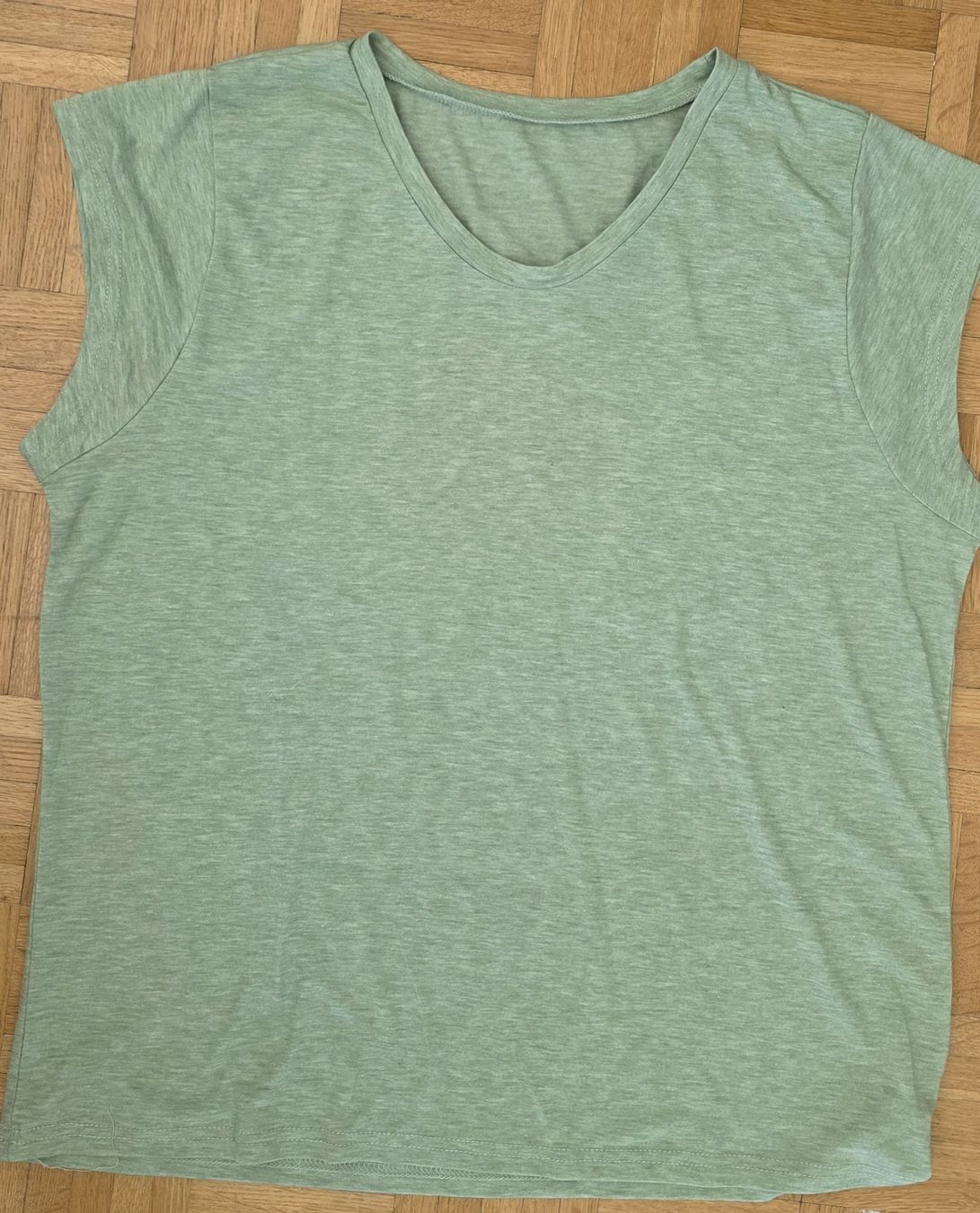 T-shirt: Tshirt vert chiné – Usato da Yverdon-les-Bains venduto da van_dq65 2