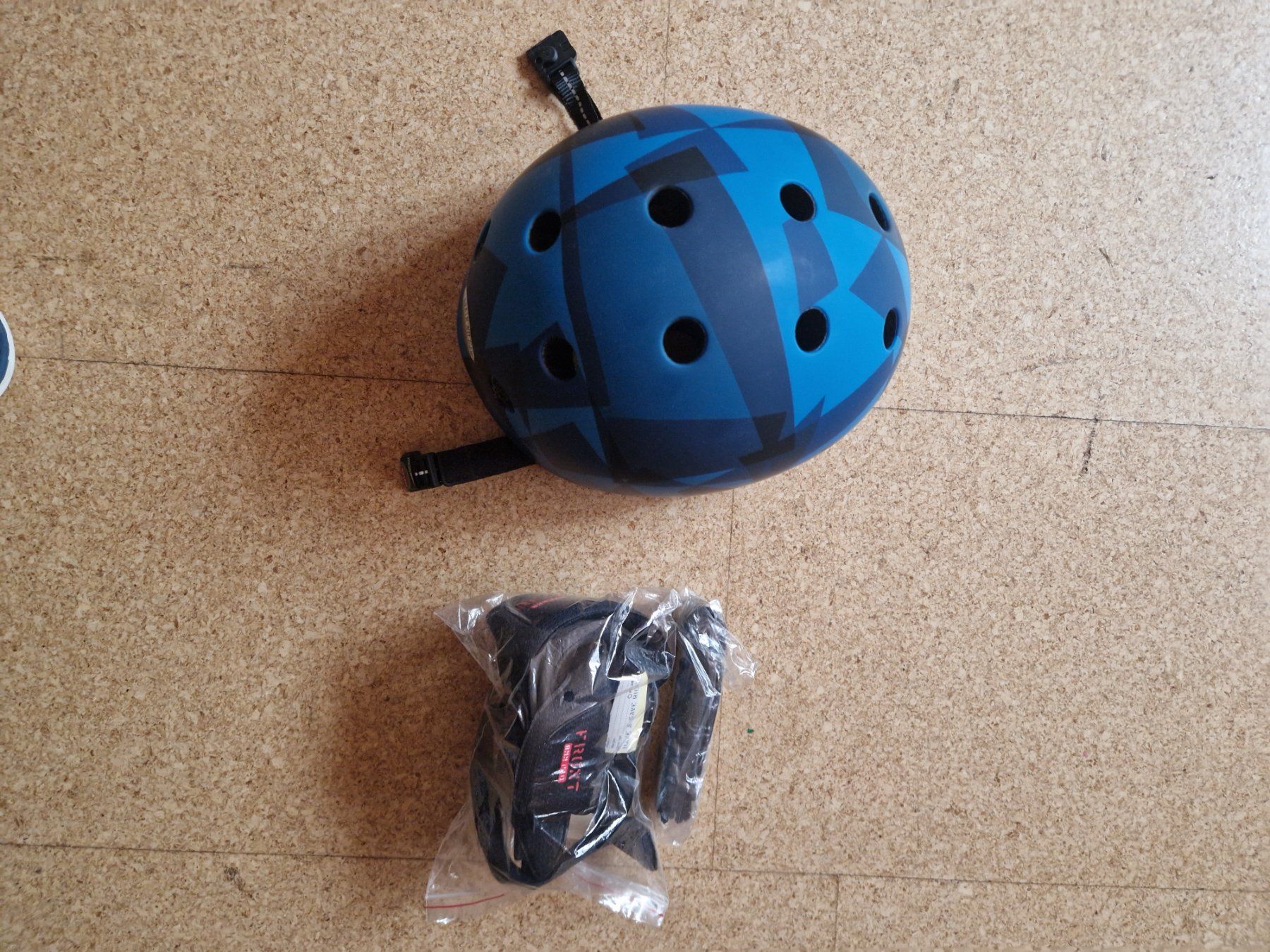 Casques: Fahrrad Helm – Neuf (Voir description) à Erschwil par phi_6glm 1