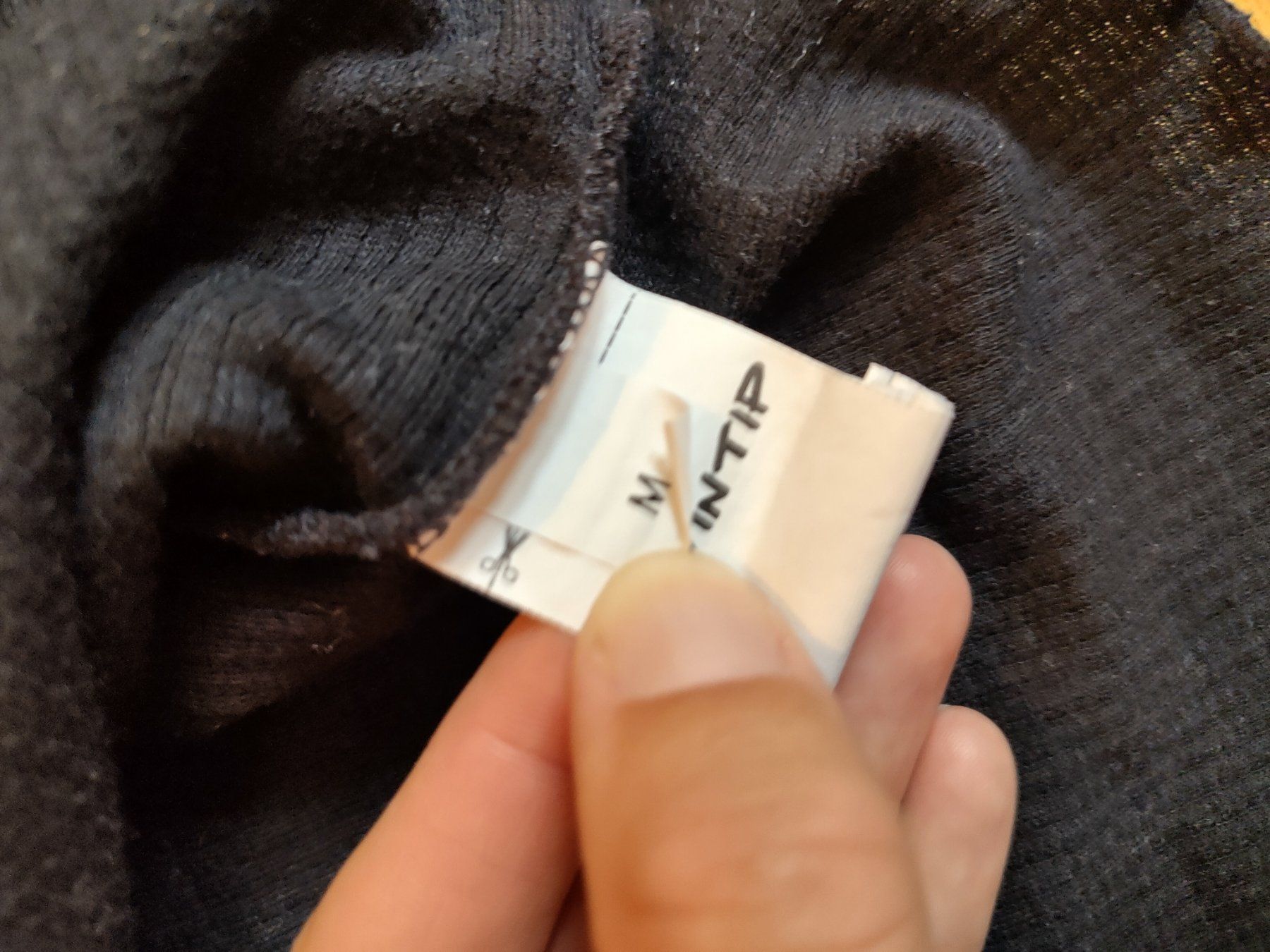 Pullover & Sweatshirts: dünner Pullover – Gebraucht aus Bern von Linii 2