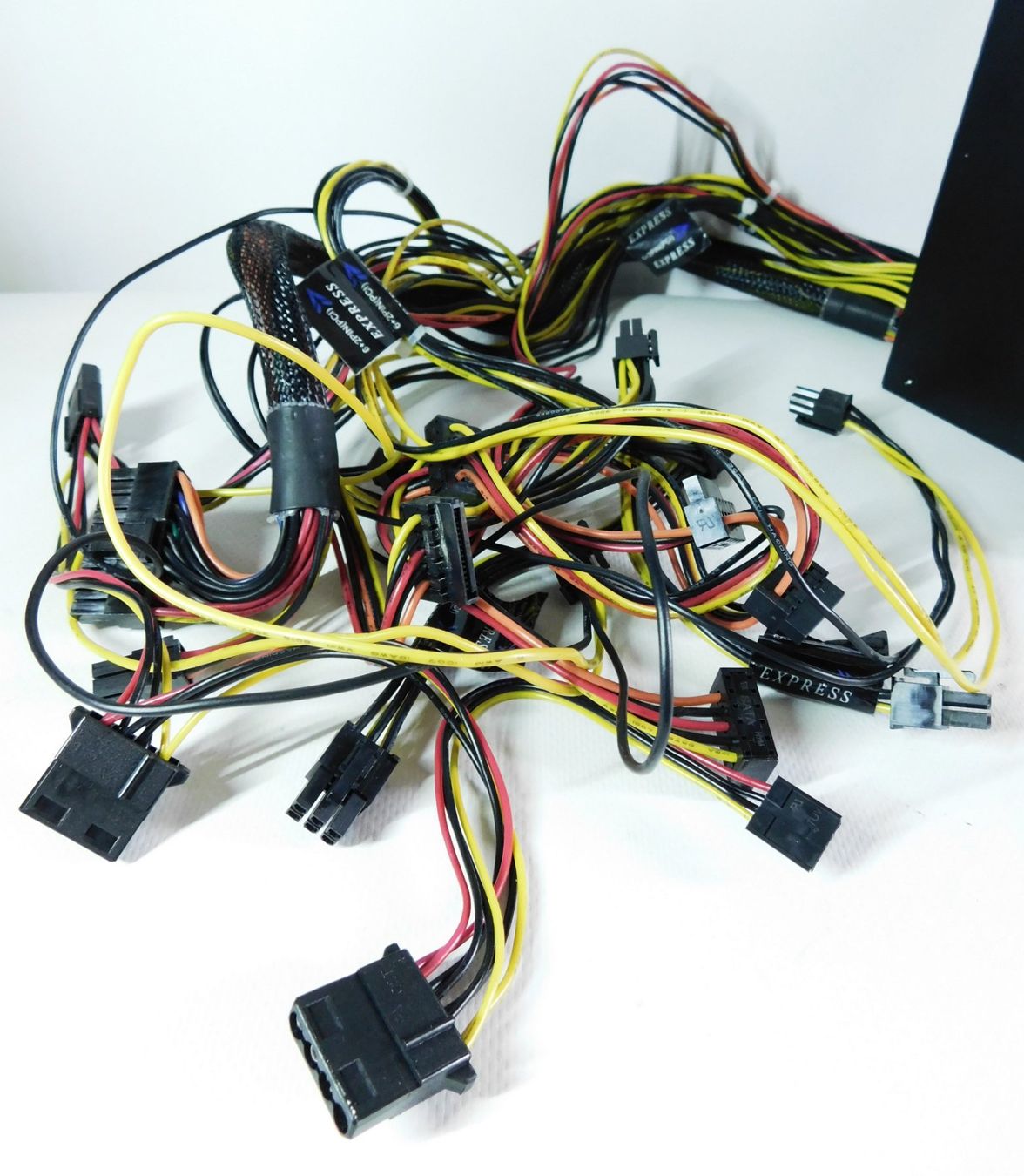 Componenti elettronici: Silverstone 700W – Usato da Emmenbrücke venduto da Neverlaand-22 3