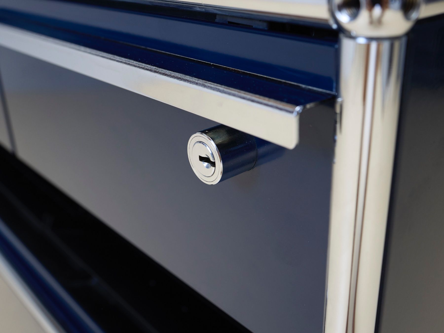 Cassettiere: 9 USM Sideboard in Stahlblau, Druckermöbel – Usato da Meinisberg venduto da atelier_TILIJA 8