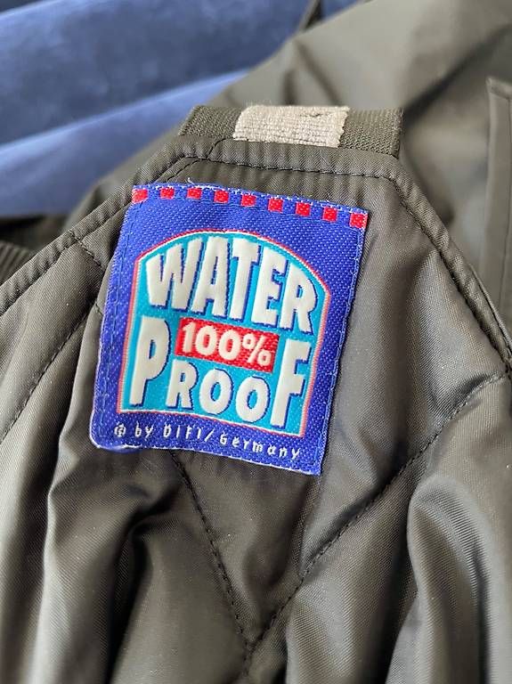 Pantaloni: motorrad regenhose Motoline – Usato da wiesendangen venduto da Luna120