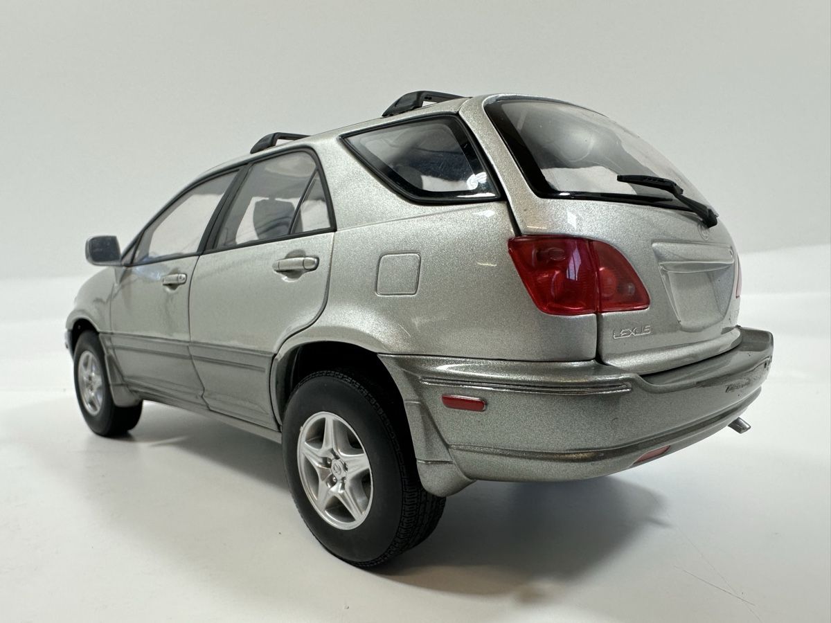 Autoart Modellini d'auto: Lexus RX300 1:18, silbrig, GATEWAY / AUTOART – Nuovo (secondo la descrizione) da Zofingen venduto da rf9_x2xt 3